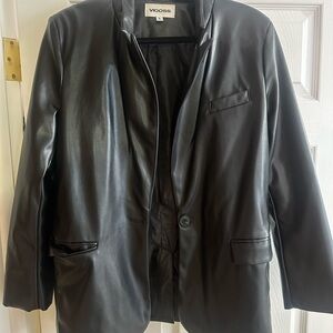 Vigoss Women's Sleek Black Blazer